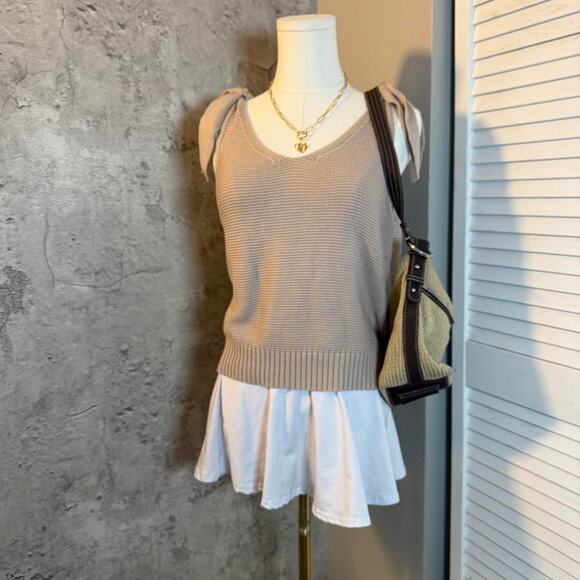 Preppy She + Sky Beige Knitted Sweater Tank Top with Bows - Picture 4 of 8